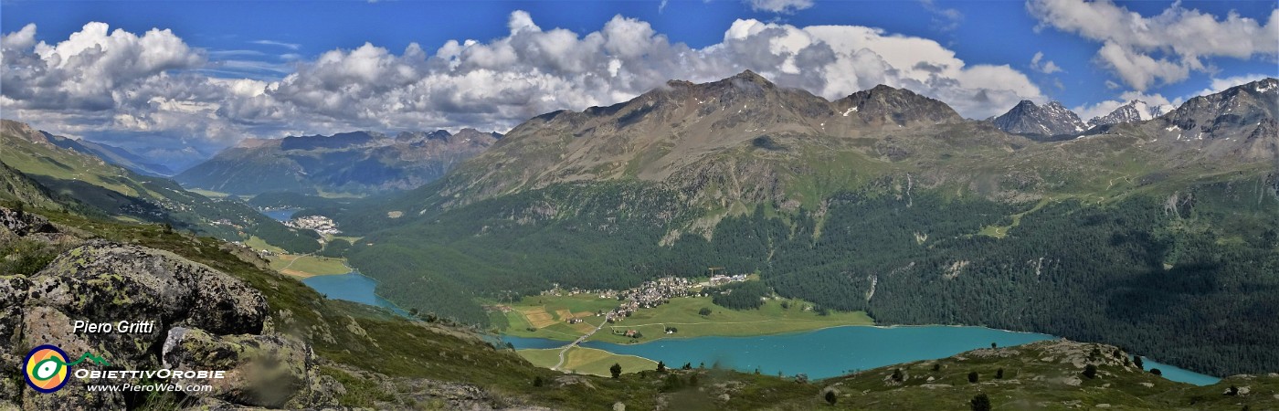 19 Vista panoramica sui Laghi di Silvaplana e Saint Moritz  e verso le Alpi Retiche.jpg